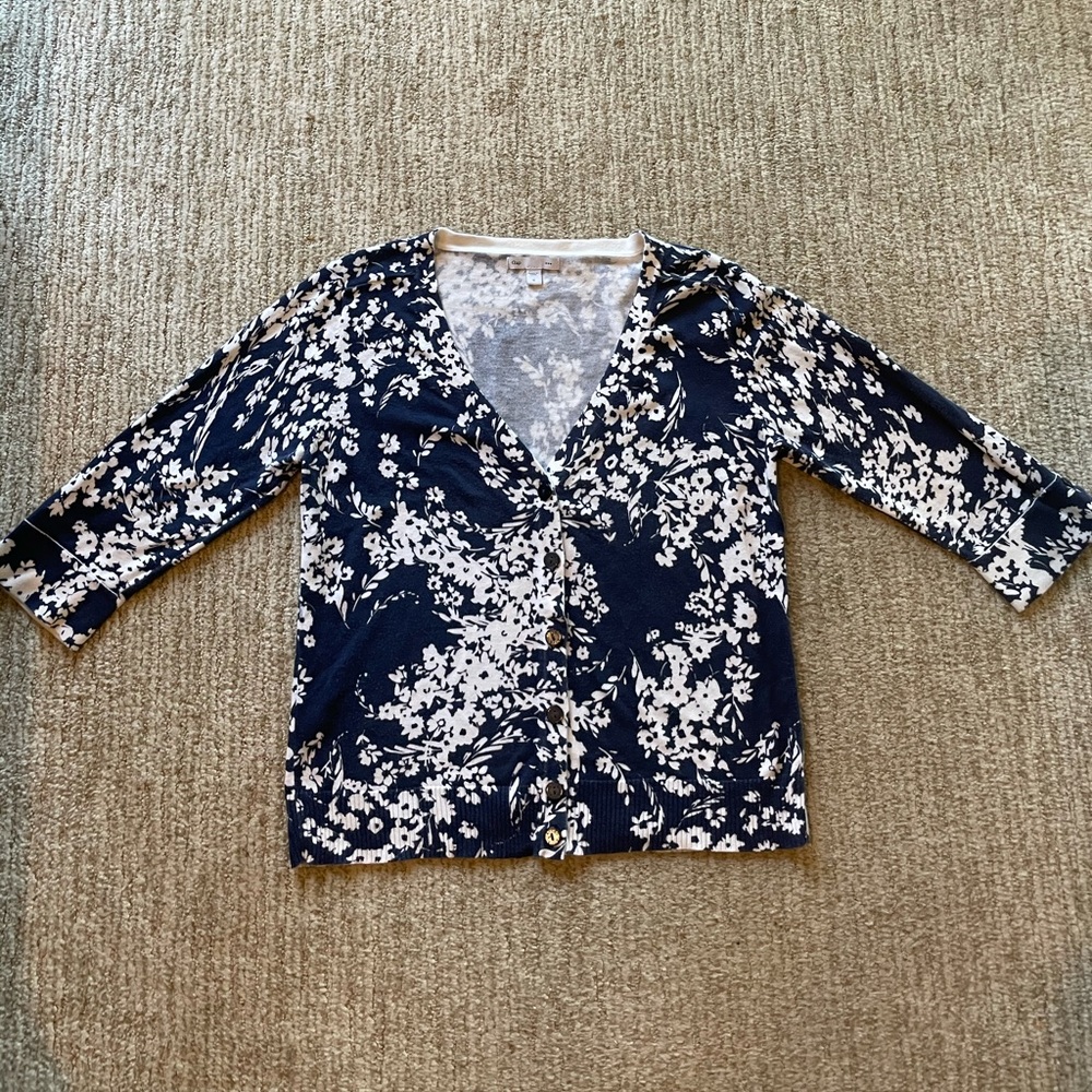 GAP V-neck cardigan